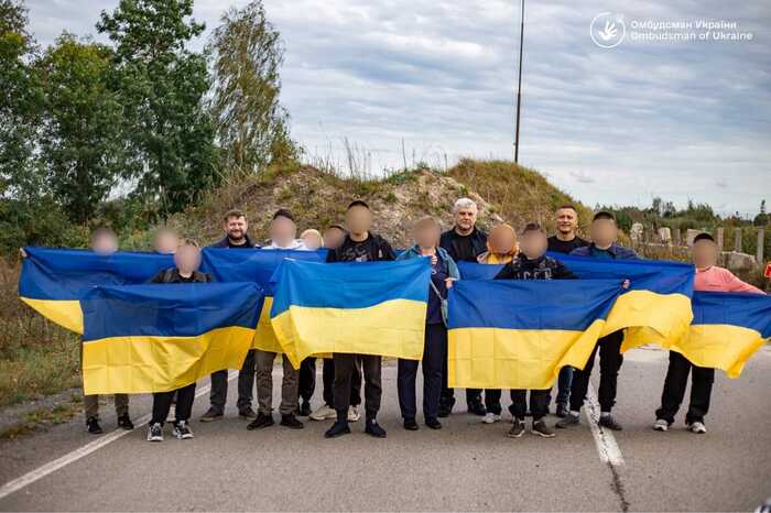 Україна повернула з російської окупації ще 9 дітей і 20-річного юнака