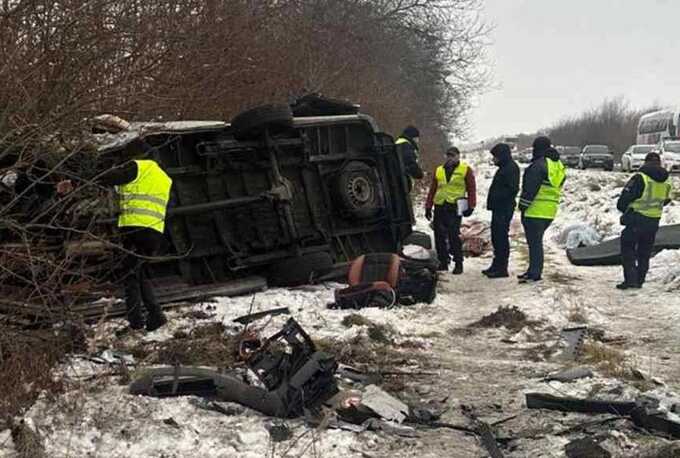 Масштабна ДТП поблизу Львова: загинули 7 пасажирів мікроавтобуса, є травмовані