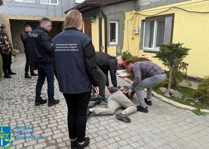 На Одещині підприємець обіцяв "вирішити" кримінальну справу за 130 тисяч доларів