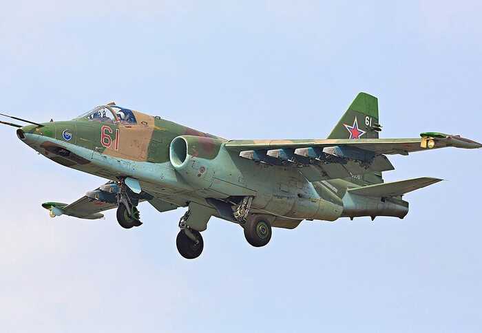 Росіяни могли втратити вертольоти Мі-8 і винищувачі Су-25 під час удару українських дронів по Джанкою