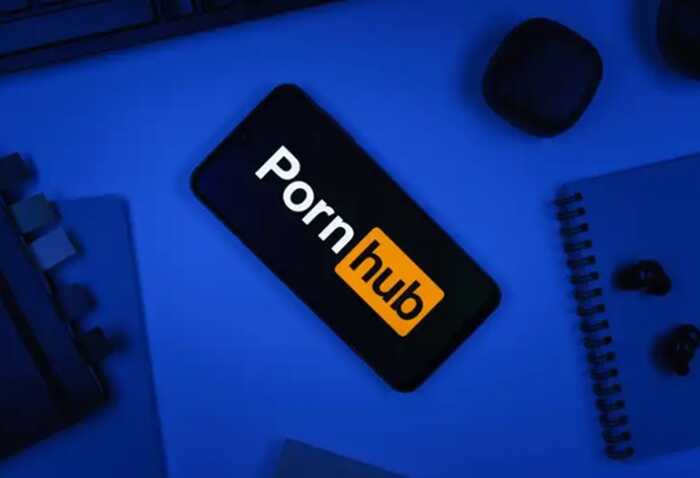 Pornhub тимчасово припинив роботу у Франції на знак протесту проти закону