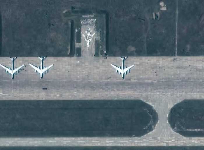 Розвідка Естонії: Україна знищила бомбардувальники, які готувалися бити по ній
