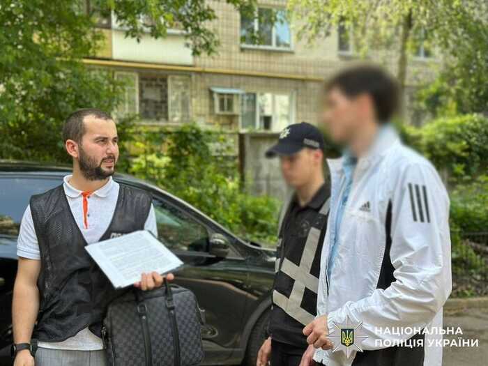 Правоохоронці затримали киянина, який на замовлення спецслужб РФ підпалив авто військового